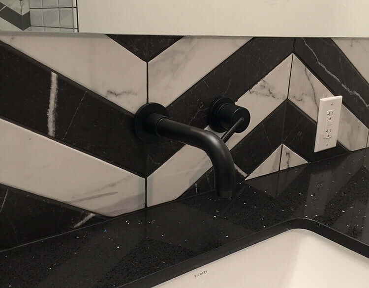 York <br> 16" Shower Tub & Sink Spout - Matte Black